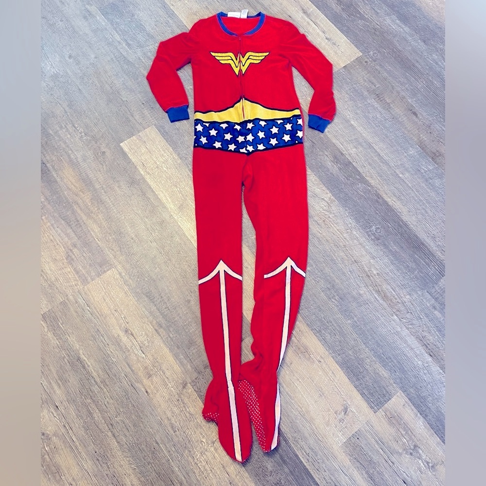 Wonder Woman footed pajamas - Size Jr Medium - Halloween Costume